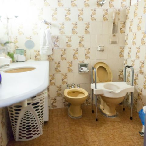 Casa à venda com 200m², 4 quartos e 2 vagas Casa à venda com 200m², 4 quartos e 2 vagasBanheiro Social