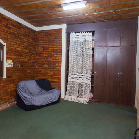 Casa à venda com 200m², 4 quartos e 2 vagas Casa à venda com 200m², 4 quartos e 2 vagasQuarto 1