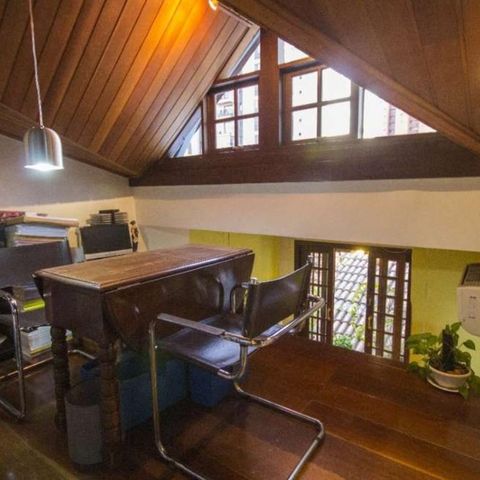 Casa à venda com 270m², 3 quartos e 1 vaga Casa à venda com 270m², 3 quartos e 1 vagaEscritório