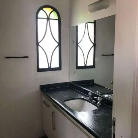 Casa à venda com 260m², 3 quartos e sem vagaBanheiro