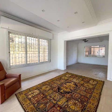 Casa à venda com 420m², 4 quartos e 4 vagas