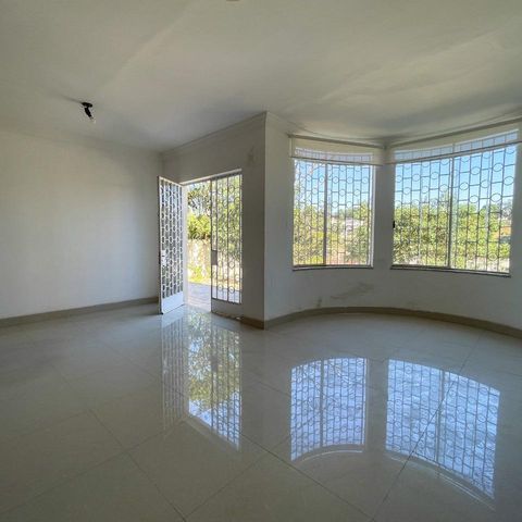 Casa à venda com 420m², 4 quartos e 4 vagas