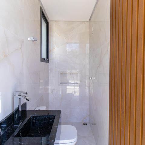 Casa de condomínio para alugar com 380m², 4 quartos e 4 vagasÁrea da piscina /Banheiro