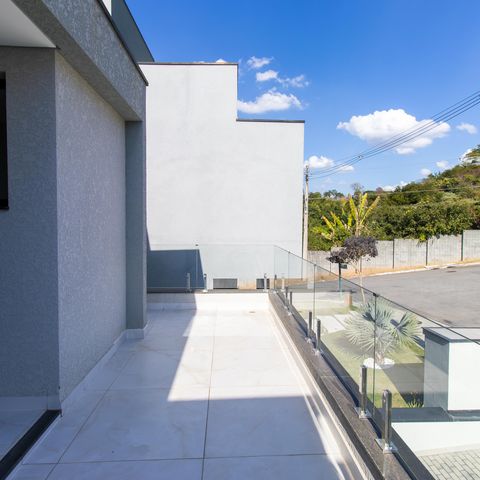 Casa de condomínio para alugar com 380m², 4 quartos e 4 vagasVaranda da Suíte 1