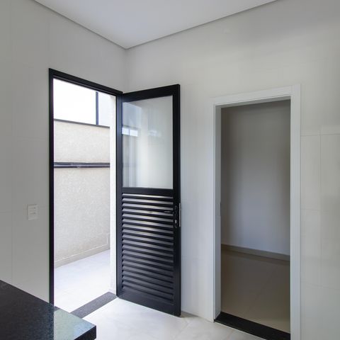 Casa de condomínio para alugar com 380m², 4 quartos e 4 vagasÁrea de Serviço