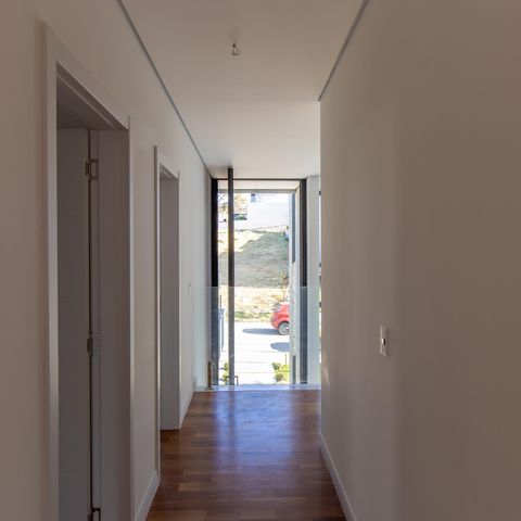 Casa de condomínio para alugar com 380m², 4 quartos e 4 vagasCorredor