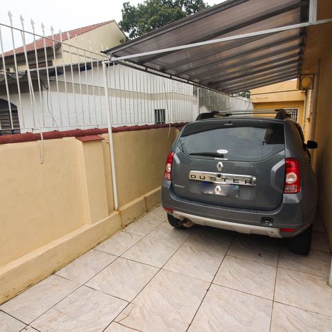 Casa à venda com 130m², 3 quartos e 3 vagas Casa à venda com 130m², 3 quartos e 3 vagasGaragem