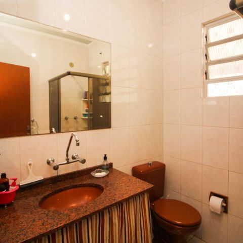Casa à venda com 130m², 3 quartos e 3 vagas Casa à venda com 130m², 3 quartos e 3 vagasBanheiro Social