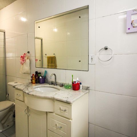 Casa à venda com 130m², 3 quartos e 3 vagas Casa à venda com 130m², 3 quartos e 3 vagasBanheiro da Suíte