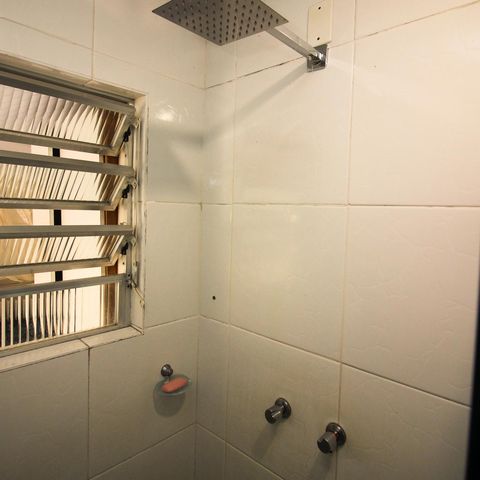 Casa à venda com 130m², 3 quartos e 3 vagas Casa à venda com 130m², 3 quartos e 3 vagasBanheiro da Suíte