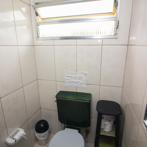 Casa à venda com 130m², 3 quartos e 3 vagas Casa à venda com 130m², 3 quartos e 3 vagasBanheiro de serviço