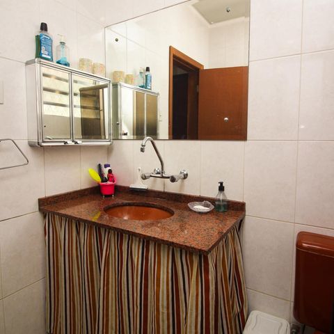Casa à venda com 130m², 3 quartos e 3 vagas Casa à venda com 130m², 3 quartos e 3 vagasBanheiro Social