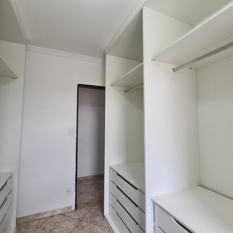 Casa à venda com 96m², 3 quartos e 2 vagasCloset