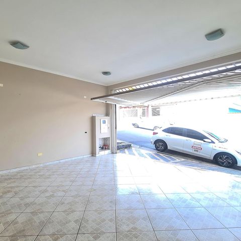 Casa à venda com 96m², 3 quartos e 2 vagasGaragem