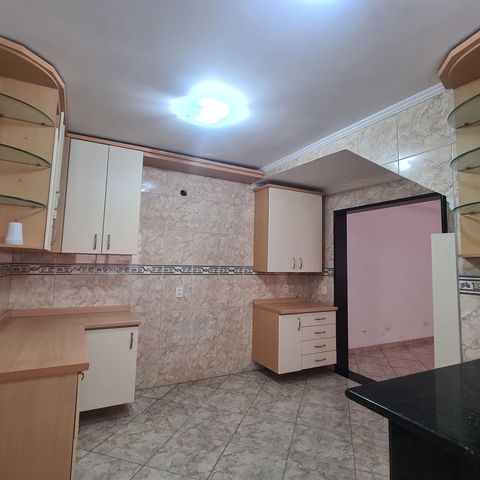 Casa à venda com 96m², 3 quartos e 2 vagasCozinha