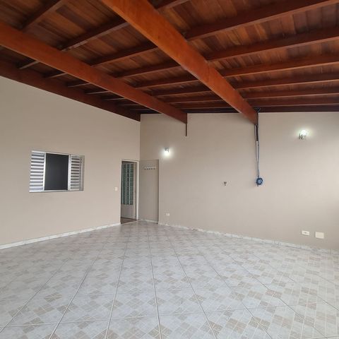 Casa à venda com 96m², 3 quartos e 2 vagasÁrea Externa