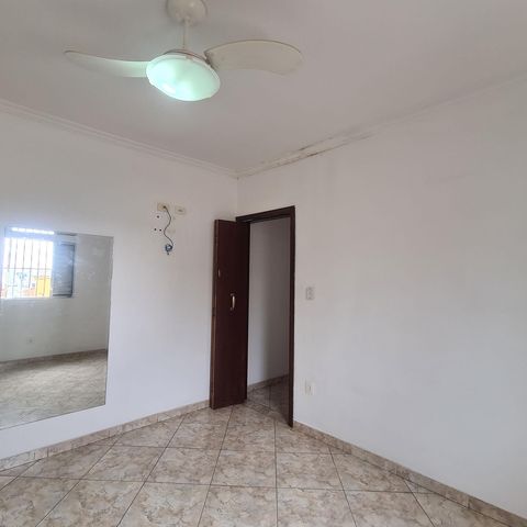 Casa à venda com 96m², 3 quartos e 2 vagasSuíte