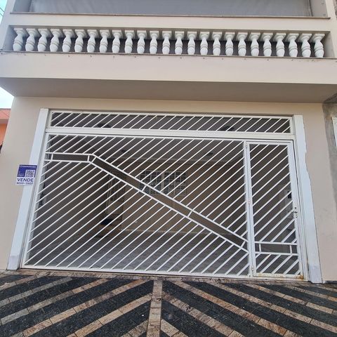 Casa à venda com 96m², 3 quartos e 2 vagasFachada