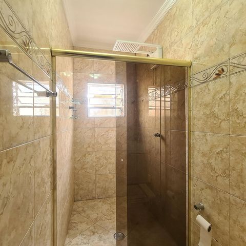 Casa à venda com 96m², 3 quartos e 2 vagasBanheiro da Suíte