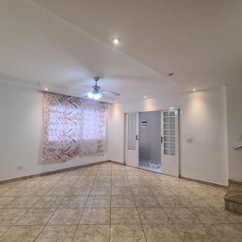 Casa à venda com 96m², 3 quartos e 2 vagasSala
