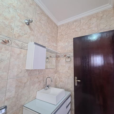 Casa à venda com 96m², 3 quartos e 2 vagasBanheiro da Suíte
