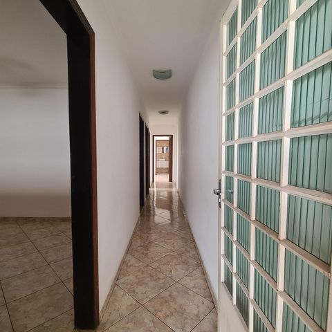 Casa à venda com 96m², 3 quartos e 2 vagasCorredor