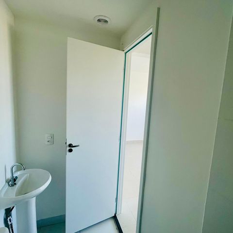 Apartamento à venda com 32m², 2 quartos e sem vaga Apartamento à venda com 32m², 2 quartos e sem vagaBanheiro Social