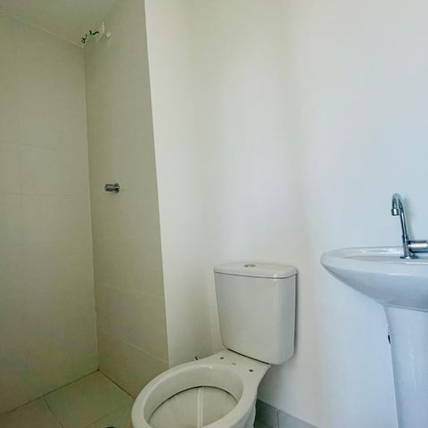 Apartamento à venda com 32m², 2 quartos e sem vaga Apartamento à venda com 32m², 2 quartos e sem vagaBanheiro Social