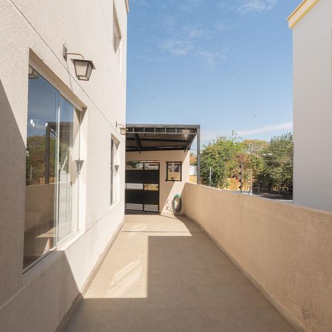 Casa à venda com 106m², 3 quartos e 5 vagasQuintal