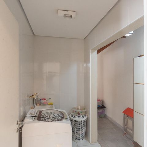 Casa à venda com 106m², 3 quartos e 5 vagasÁrea de Serviço