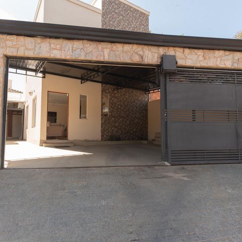 Casa à venda com 106m², 3 quartos e 5 vagasGaragem
