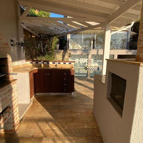 Casa de condomínio à venda com 280m², 3 quartos e 4 vagasFoto 05