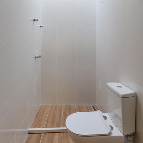 Casa à venda com 66m², 2 quartos e 1 vaga Casa à venda com 66m², 2 quartos e 1 vagaBanheiro da Suíte