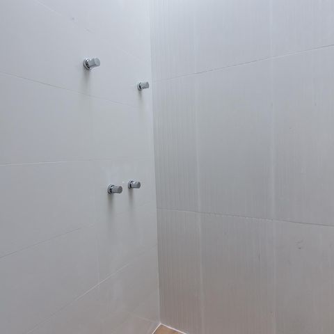 Casa à venda com 66m², 2 quartos e 1 vaga Casa à venda com 66m², 2 quartos e 1 vagaBanheiro da Suíte