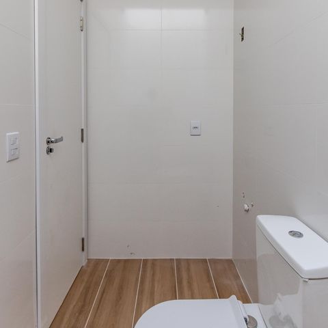 Casa à venda com 66m², 2 quartos e 1 vaga Casa à venda com 66m², 2 quartos e 1 vagaBanheiro Social