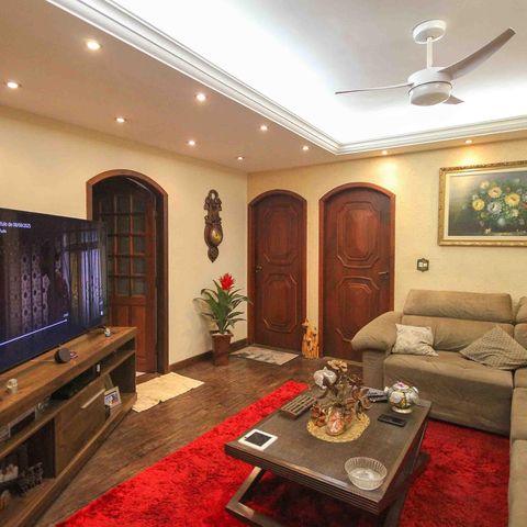 Casa à venda com 450m², 3 quartos e 3 vagasSala