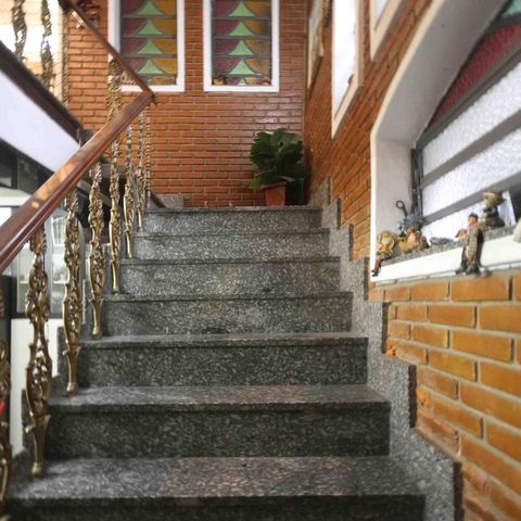 Casa à venda com 450m², 3 quartos e 3 vagasEscada