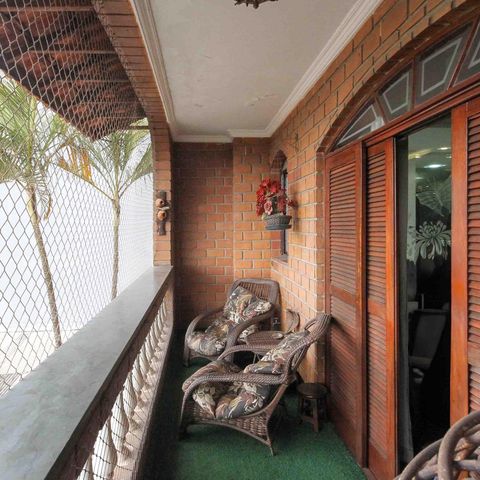 Casa à venda com 450m², 3 quartos e 3 vagasVaranda da Suíte