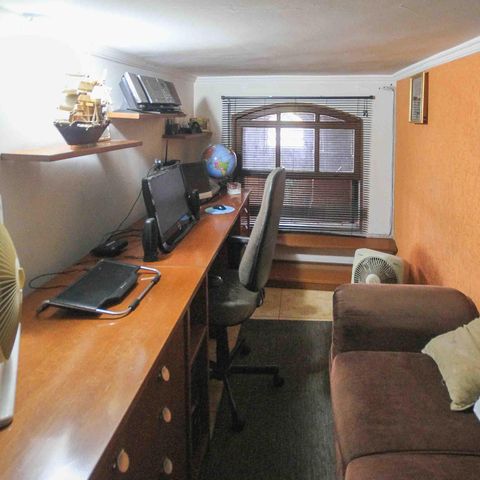 Casa à venda com 450m², 3 quartos e 3 vagasEscritório
