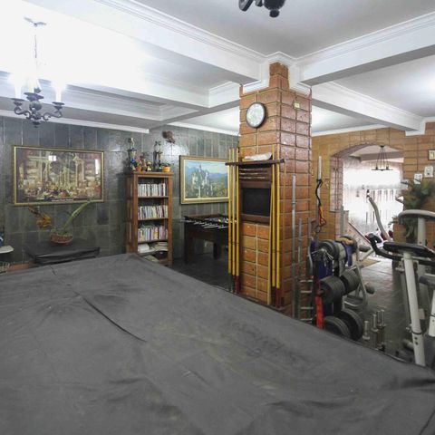 Casa à venda com 450m², 3 quartos e 3 vagasÁrea comum - Salão de festas