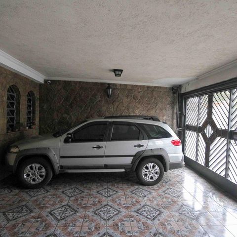 Casa à venda com 450m², 3 quartos e 3 vagasGaragem