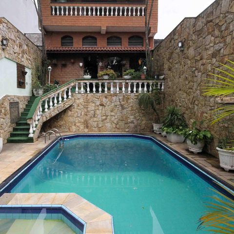 Casa à venda com 450m², 3 quartos e 3 vagasÁrea comum - Piscina