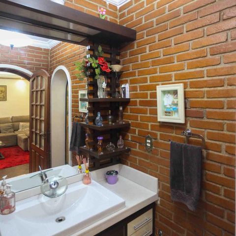 Casa à venda com 450m², 3 quartos e 3 vagasLavabo