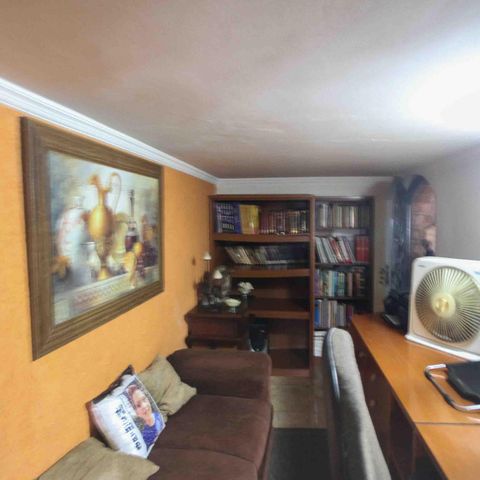 Casa à venda com 450m², 3 quartos e 3 vagasEscritório