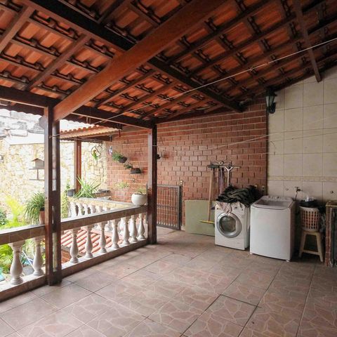 Casa à venda com 450m², 3 quartos e 3 vagasÁrea de Serviço