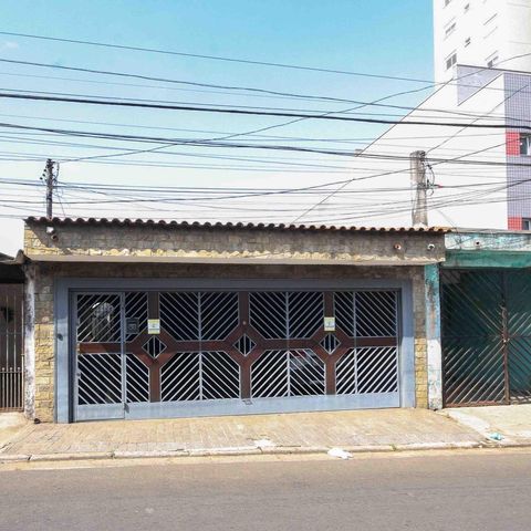 Casa à venda com 450m², 3 quartos e 3 vagasFachada