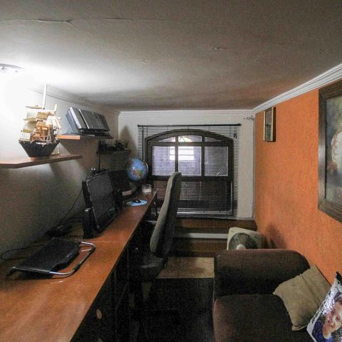 Casa à venda com 450m², 3 quartos e 3 vagasEscritório
