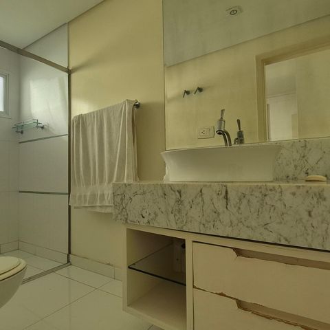 Casa de condomínio à venda com 470m², 3 quartos e 6 vagas Casa de condomínio à venda com 470m², 3 quartos e 6 vagasBanheiro do Quarto 3