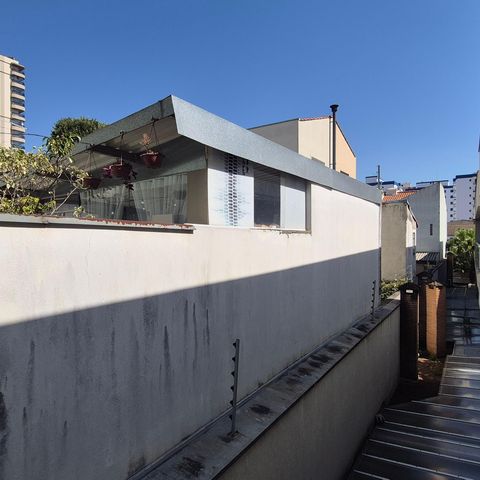 Casa de condomínio à venda com 470m², 3 quartos e 6 vagas Casa de condomínio à venda com 470m², 3 quartos e 6 vagasVista do Varanda do Quarto