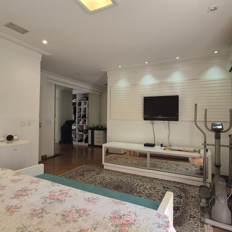 Casa de condomínio à venda com 470m², 3 quartos e 6 vagas Casa de condomínio à venda com 470m², 3 quartos e 6 vagasQuarto